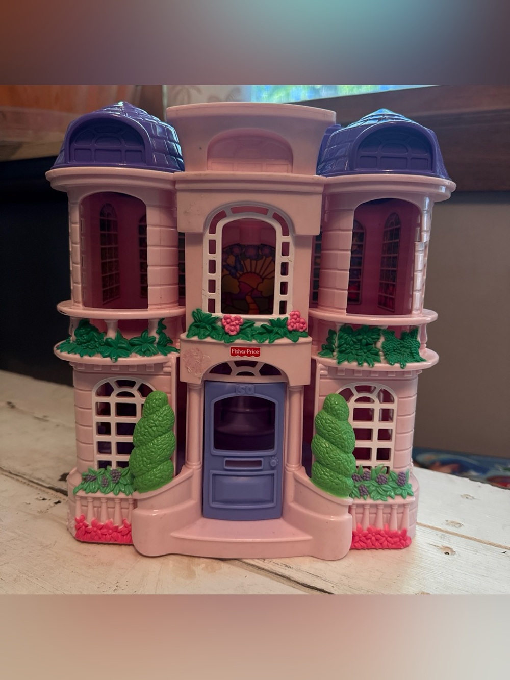 2001 Fisher Price Loving Family Sweet Streets Pink Townhouse Dollhouse Mansion